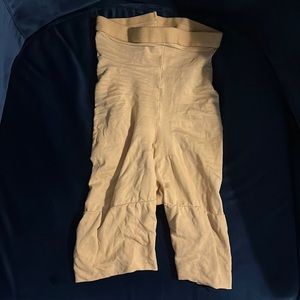 Spanx Star Power Mid-Thigh Body Shaper